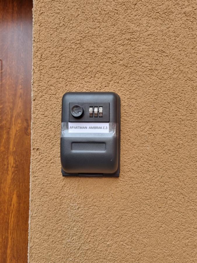 Apartman Ambrak C.3 Martin Exterior photo